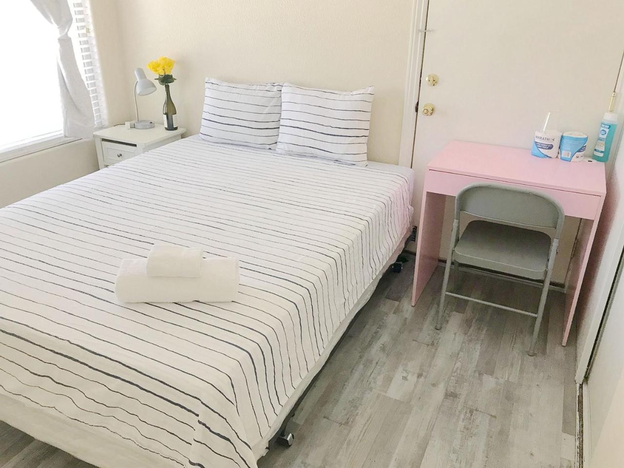 Comfortable Big Bedroom In The House For Rent-03 Privatunterkunft *
