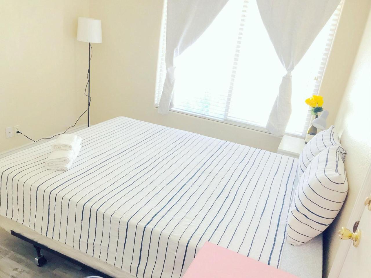 Comfortable Big Bedroom In The House For Rent-03 Privatunterkunft *