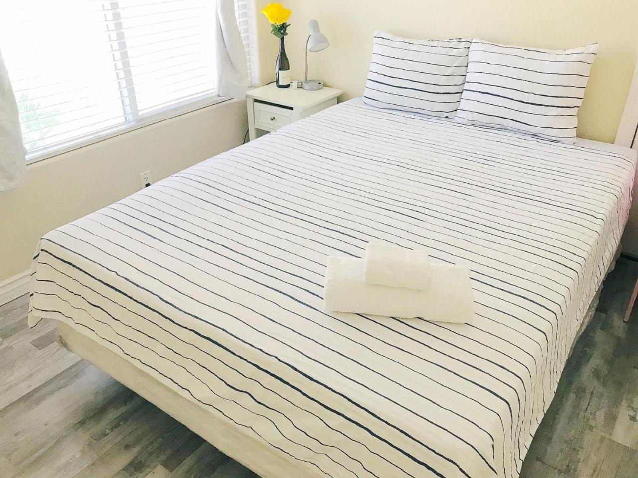 Privatunterkunft Comfortable Big Bedroom In The House For Rent-03